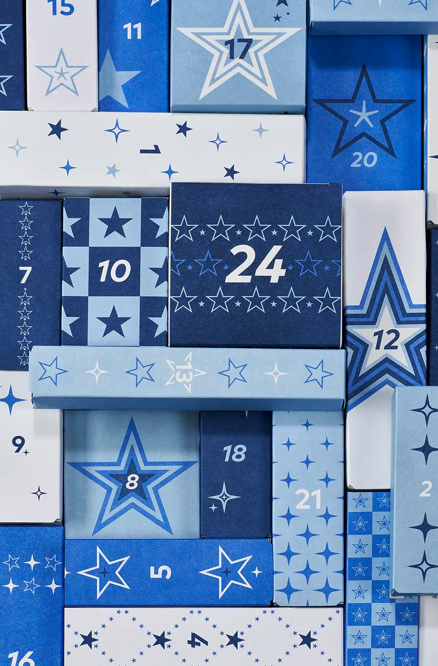 Blaue Nø Cosmetics Adventskalender Schachteln.
